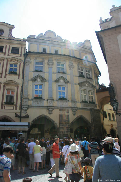 Huis op Spitsbogen Praag in PRAAG / Tsjechi 