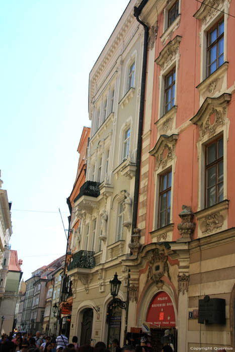 Maison avec statues Pragues  PRAGUES / Rpublique Tchque 