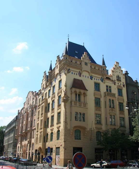 Huis met Riider die Draak Verslaat Praag in PRAAG / Tsjechi 