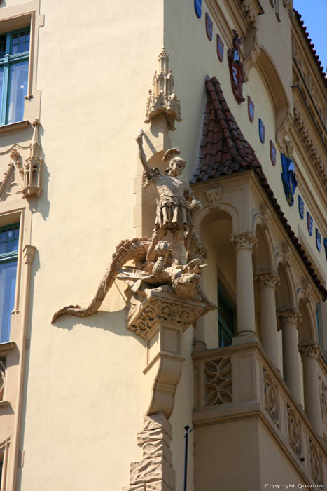 Huis met Riider die Draak Verslaat Praag in PRAAG / Tsjechi 