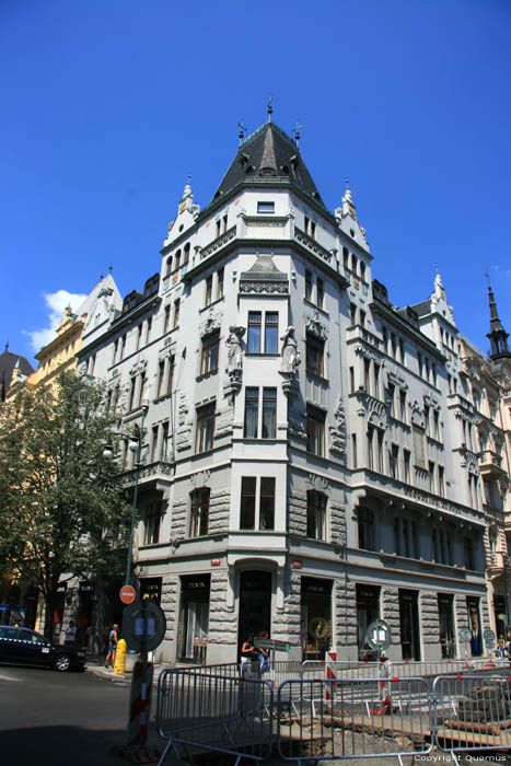 Huis Postaveno L.P. Praag in PRAAG / Tsjechi 