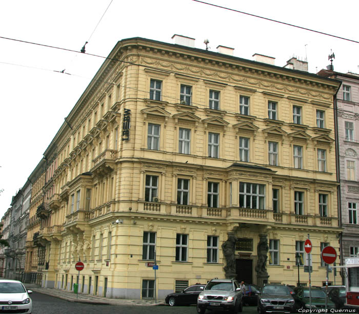 Large corner building Pragues in PRAGUES / Czech Republic 