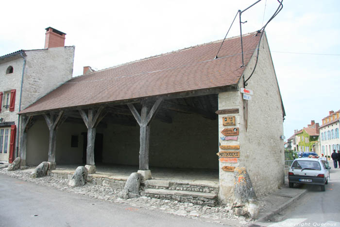 Halle au petit bois Charroux / FRANCE 