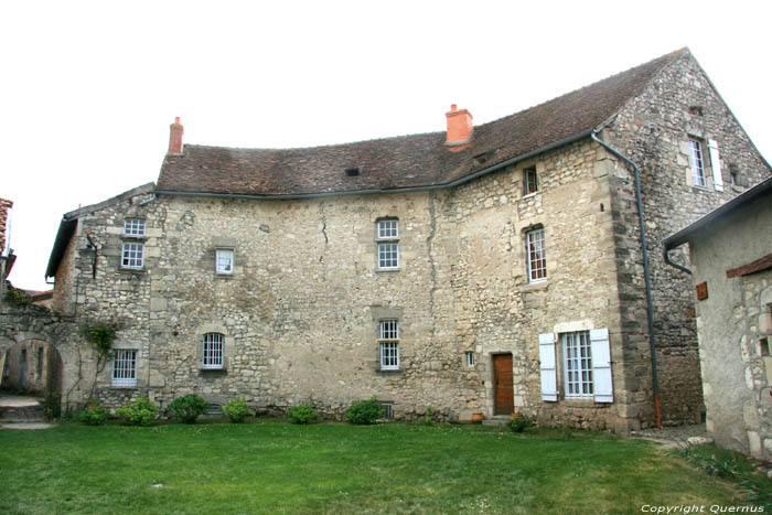 Cour des Dames Charroux / FRANCE 