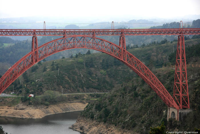 Gabarit Viadux Ruynes in Margaride in Ruynes en Margaride / FRANKRIJK 