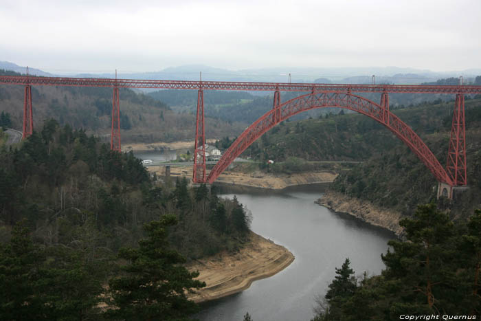 Viaduc Gabarit Ruynes en Margaride / FRANCE 