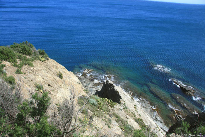 Cliffs between Paulilles and Brar Cape Port Vendres / FRANCE 