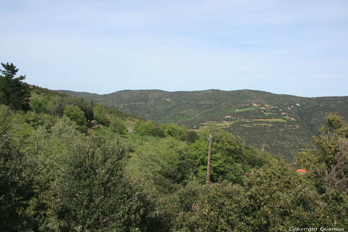 Uitzicht vanbij abdij Serrabonne / FRANKRIJK 