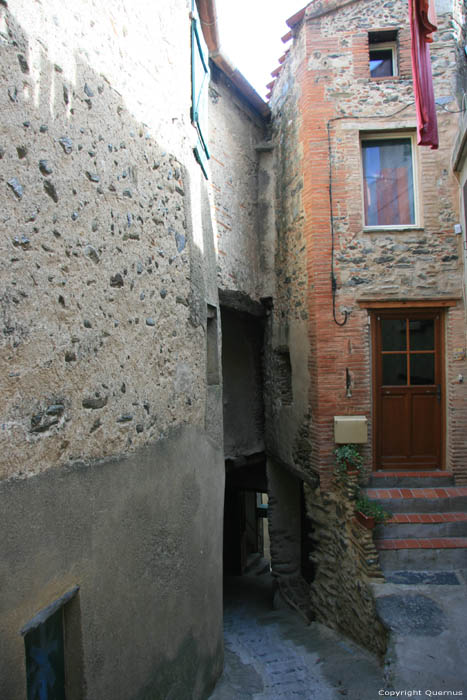 Small street Bouleternre / FRANCE 