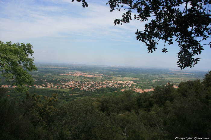 Vue Laroques Les Albres / FRANCE 