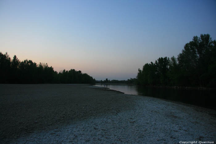 Sioule prs du Camping - Val d'Allier - Rserve d'oiseaux Chtel de Neuvre / FRANCE 