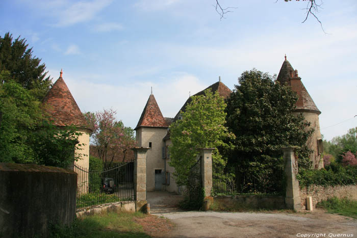 Klein kasteeltje Chtel de Neuvre / FRANKRIJK 