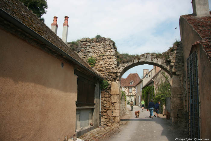 City Gate Verneuil en Bourbonnais / FRANCE 