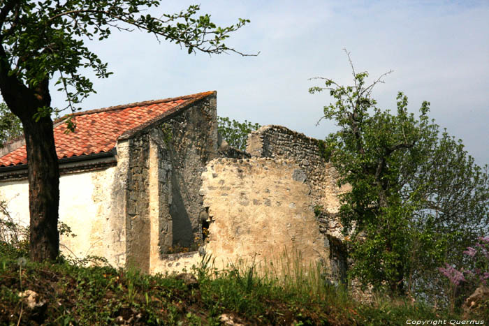 Onze-Lieve-Vrouw-boven-het-Waterkerk Verneuil en Bourbonnais / FRANKRIJK 