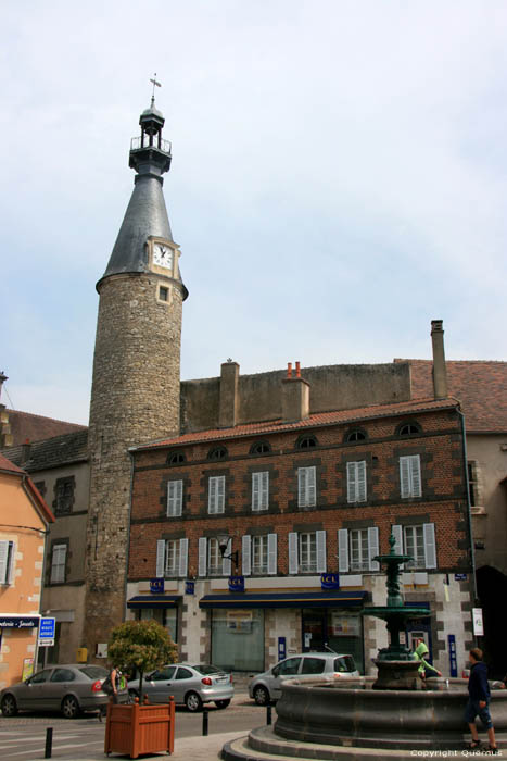 Belfort - Uurwerktoren Saint-Pourain-Sur-Sioule / FRANKRIJK 
