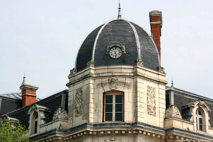 la Caisse d'Epargne Saint-Pourain-Sur-Sioule / FRANCE 