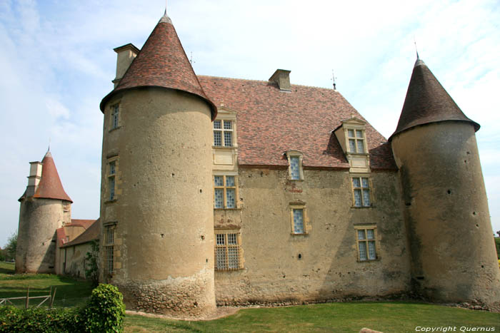 Castle Chareil-Cintrat / FRANCE 