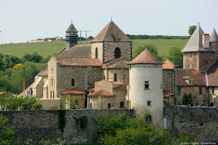 Abbay Bndictine et glise Saint-Vincent Chantelle / FRANCE 