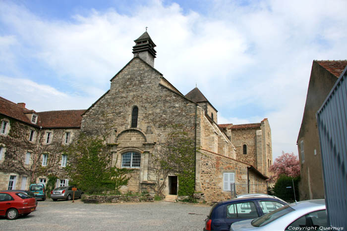 Abbay Bndictine et glise Saint-Vincent Chantelle / FRANCE 