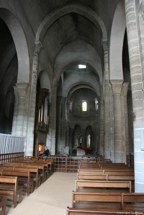 Abbay Bndictine et glise Saint-Vincent Chantelle / FRANCE 