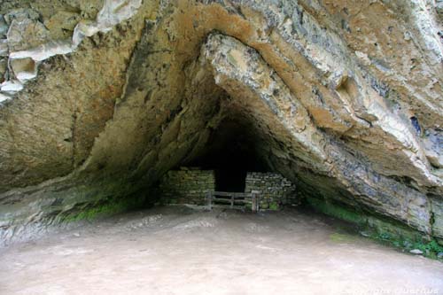 Arpea Cave Estrenuby / FRANCE 