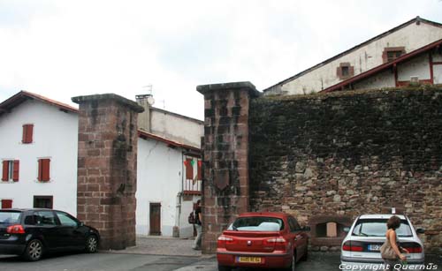 Passage (former city gate) Saint Jean Pied de Port / FRANCE 