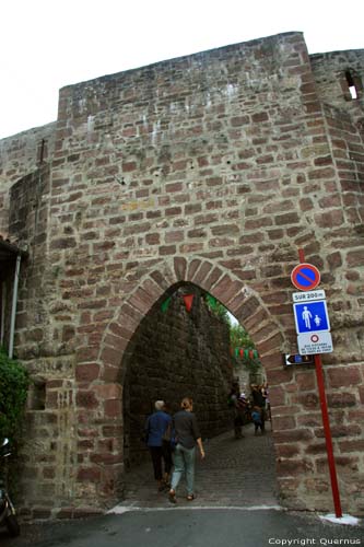 Porte de Saint Jacques Saint Jean Pied de Port / FRANCE 