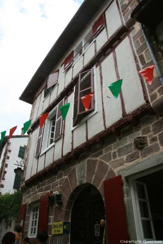 Maison de 1632 Saint Jean Pied de Port / FRANCE 