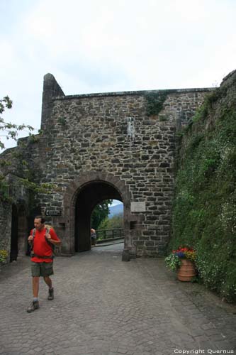 Porte de Saint Jacques Saint Jean Pied de Port / FRANCE 