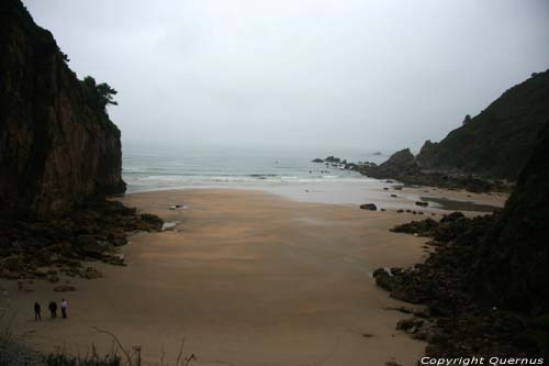 Klein strand Cudillero / Spanje 