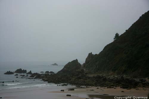 Klein strand Cudillero / Spanje 