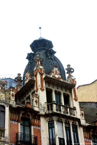 Building OVIEDO / Spain 