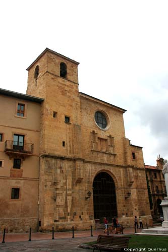 Building OVIEDO / Spain 