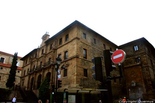 Building OVIEDO / Spain 