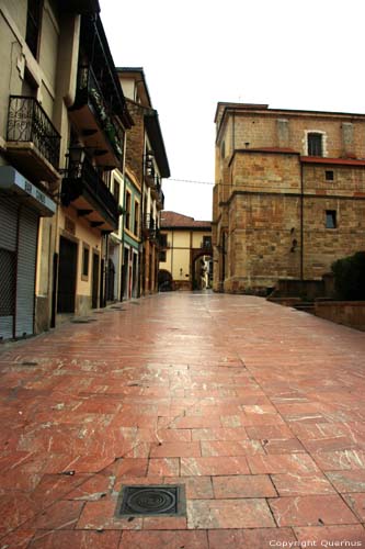 Straat in Roze Marmer OVIEDO / Spanje 