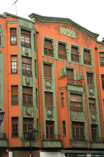 Gebouw uit 1932 OVIEDO / Spanje 