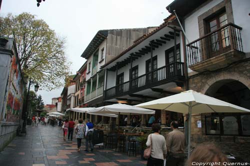 Straatzicht Avils / Spanje 