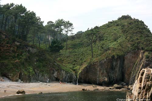 Geheim strand  - bij Playa Silencio  Castaeras in CUDILLERO / Spanje 