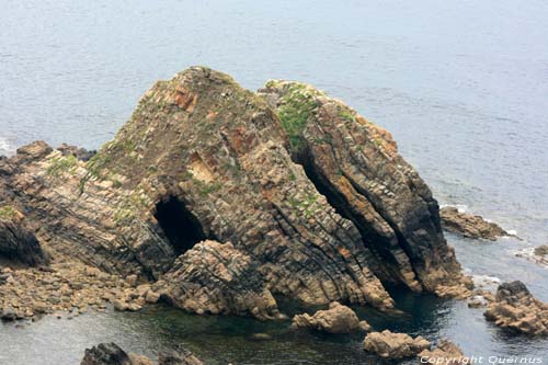 Zicht op strand Busto / Spanje 