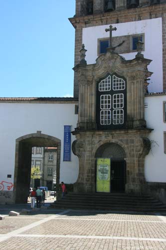 Poort van Santiagokapel Braga in BRAGA / Portugal 