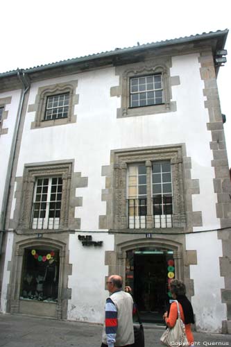 Huis met opmerkelijke vensteromlijsting Viana do Castelo / Portugal 