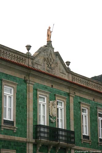 Groen Gebouw Vila Nova de Cerveira in Viana do Castelo / Portugal 
