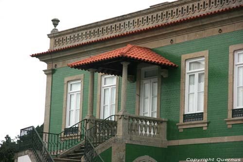 Groen Gebouw Vila Nova de Cerveira in Viana do Castelo / Portugal 