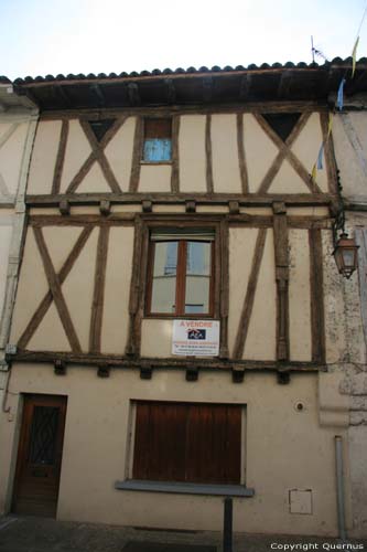 Huizen et vakwerk Port Sainte Foy en Ponchapt / FRANKRIJK 