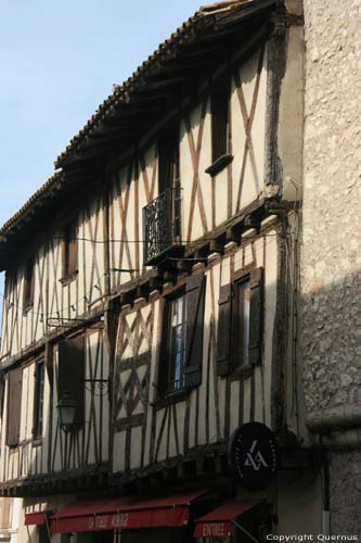 2 maisons  pan de bois Port Sainte Foy en Ponchapt / FRANCE 