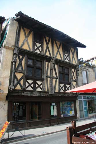 House Port Sainte Foy en Ponchapt / FRANCE 