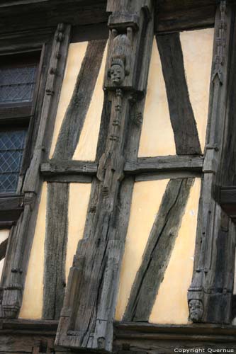 Maison Encorbeillange avec Pan de Bois Port Sainte Foy en Ponchapt / FRANCE 