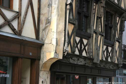 House Port Sainte Foy en Ponchapt / FRANCE 