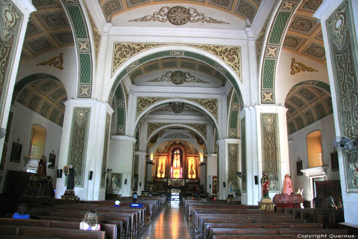 Cathdrale Naga Centre Mtropolitaire Naga City / Philippines 