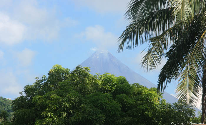 Vue sur Volcan de Mont Mayon depuis Htel Alicia Legazpi City / Philippines 